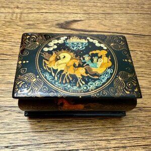 Russian Palekh Troika Horses Laquer Trinket Box